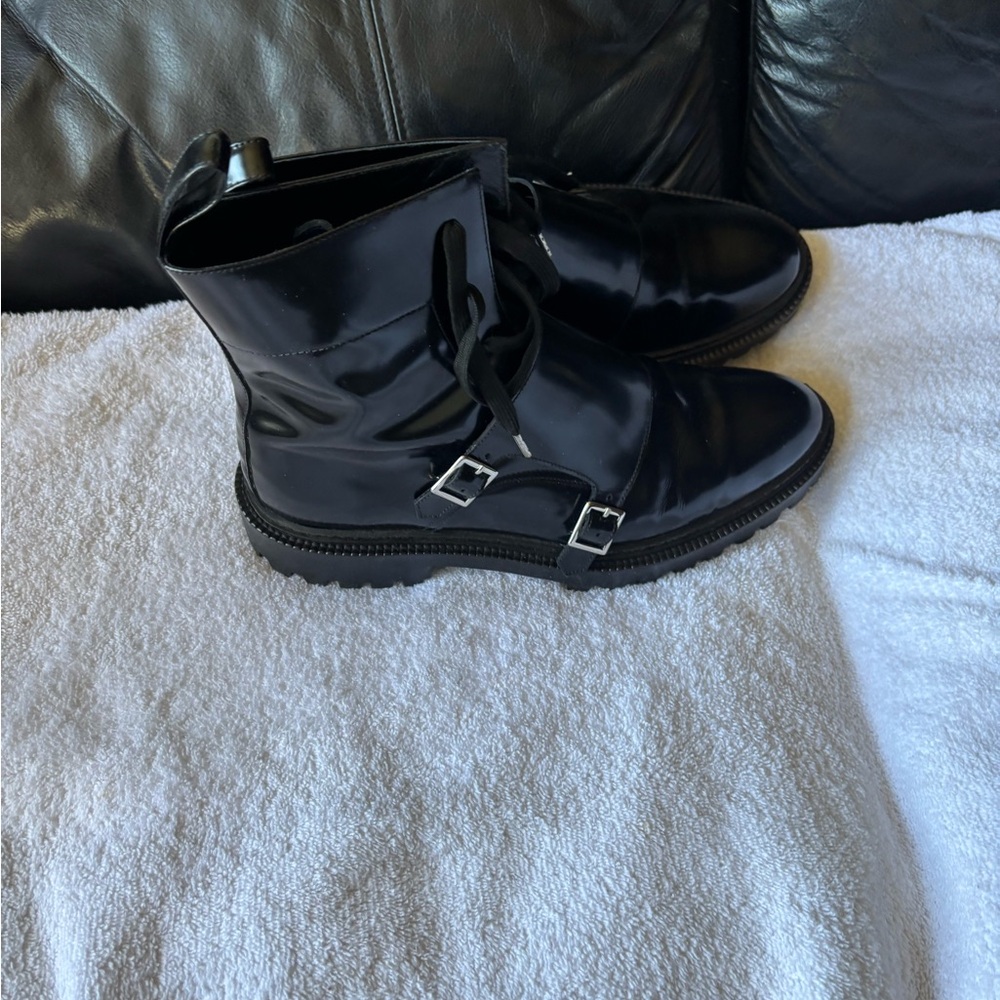 Sleek Black Ankle Boots with Buckle Straps